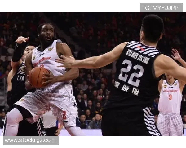 无球犯规在篮球比赛中的判罚规则与策略解析